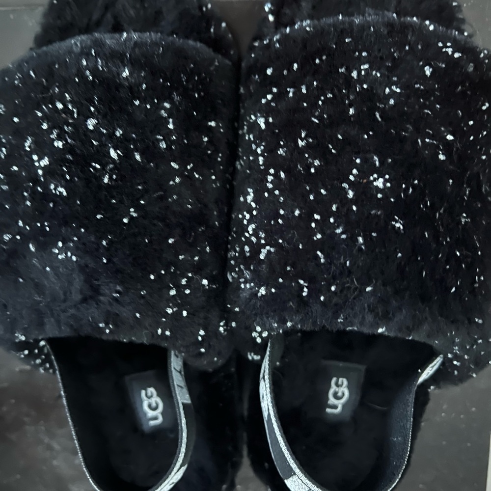 Ugg yea fluff slides